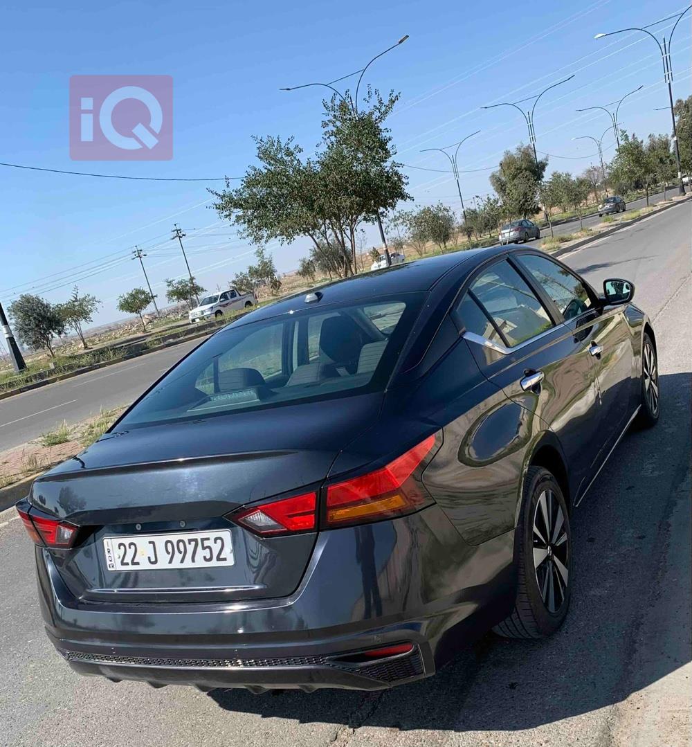 نيسان ألتيما